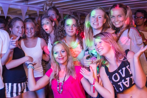 cese-partyboot-2